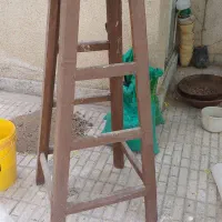 فروش   یک چهارپایه چوبی
