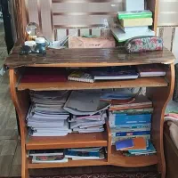 میز مطالعه سه تیکه چوب گردو است
