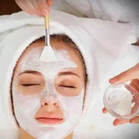 پاکسازی پوست وپدیکوروپارافین تراپی دست وپا