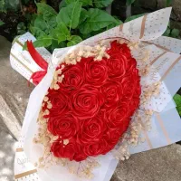 گل رز روبانی