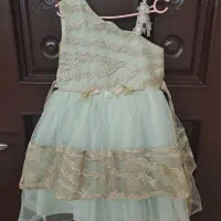 پیراهن مجلسی و کفش دخترانه