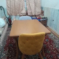 میز ۴ نفره با دو عدد صندلی مبلی