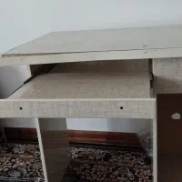 میز کامپیوتر در حد