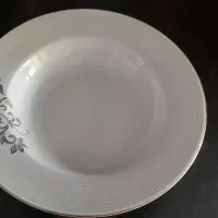 یک سرویس کامل چینی زرین اصفهان
