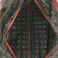 یک عدد کاپشن و 3 عدد کیف چرم اصل با گارانتی