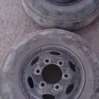 یک جفت رینگ لاستیک خاور
