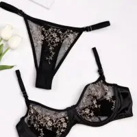 لباس زیر زنانه