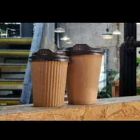 لیوان کاغذی بیرون بر کافه و رستوران با چاپ لوگو