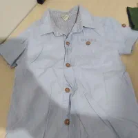 تعدادی لباس بچگانه