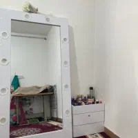 آینه و کنسول مخصوص آرایشگاه و اتاق خواب
