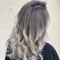 انجام کلیه خدمات رنگ و لایت|خدمات آرایشگری و زیبایی|آمل, |دیوار