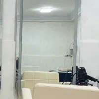 اینه بک لایت و صندلی استادکار