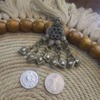 سکه و گردن آویز قدیمی