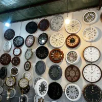 ساعت دیواری ایستاده دررنگبندی طرحبندی