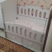 تخت کودک ، گهواره دار