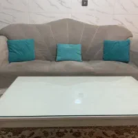 مبل ۴ نفره به همراه عسلی