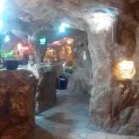 رستوران غار جاده فشم اوشان