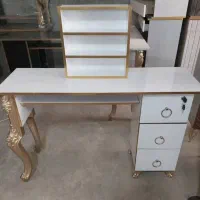 میز کاشت ناخن