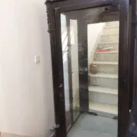 یک عدد بوفه چوبی تمیز