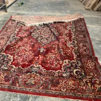 فرش قرمز