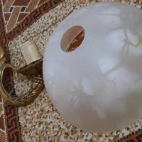 یک عدد دیوارکوب