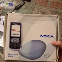 گوشی نوکیا ۶۱۲۰ کلاسیک با وسایل