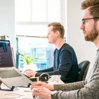 استخدام نیرو فعال با حقوق ثابت در مشاور املاک