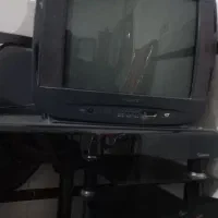 تلوزیون و میز