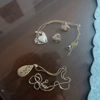 ست گوشواره و گردنبند،و یه تک گردنبند