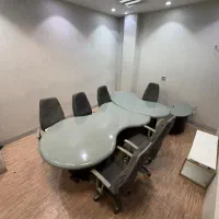 میز مدیریت و کنفرانس