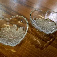 دو عدد ظرف بلور قلبی طرح گل رز برجسته