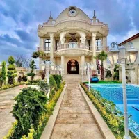 فروش ویژه ویلا کاخ ۵۰۰ متری سند تکبرگ استخرداخلی‌