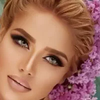 ابروکار حرفه ای مسلط به لیفت ابرو و کوپ کار