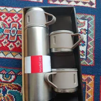 فلاسک با سه فنجان دسته دار