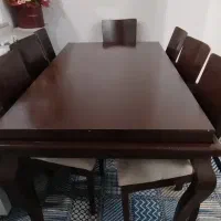 نهارخوری ۸نفره با رومیزی هدیه معاوضه با ۴نفرم دارم