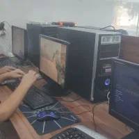 کامپیوتر و میز کامپیوتر