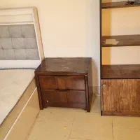 دراور کنار تخت