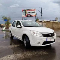ساندرو مدل 1396تمیز وکم کار کرد کارمندی