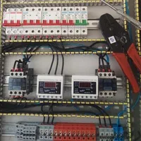 برقکار صنعتی و ساختمان برق کار نصب کولر سرویس کولر