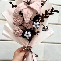 دسته گل بافتنی جاودان