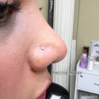 خدمات تخصصی و اموزش پیرسینگ
