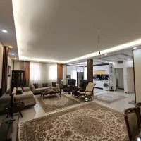 ۱۳۰متر/۳خواب/رو به آفتاب/بلوک۲/فول دیزاین