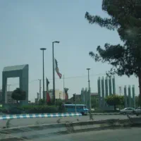 ۴۰۰ متر تجاری میدان آزادی