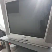 تلویزیون ۲۱ سامسونگ با میز و ۲تا لامپ مهتابی شارژی