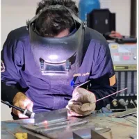 دنبال کار جوشکاری هستم