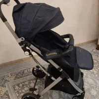 کالسکه مسافرتی و صندلی غذا کودک در حد نو