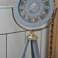 ساعت ایستاده