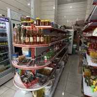 قفسه و یخچال