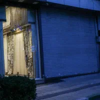 فروش-مغازه-18-متری-به-همراه-انبار-12متری