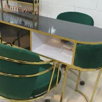 ب یک ناخن کار ب صورت اجاره نیازمندیم